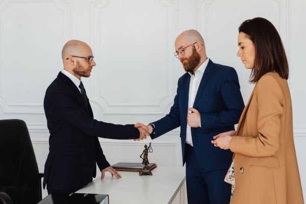 Guide des avocats pénalistes à Marseille : top choix pour défense